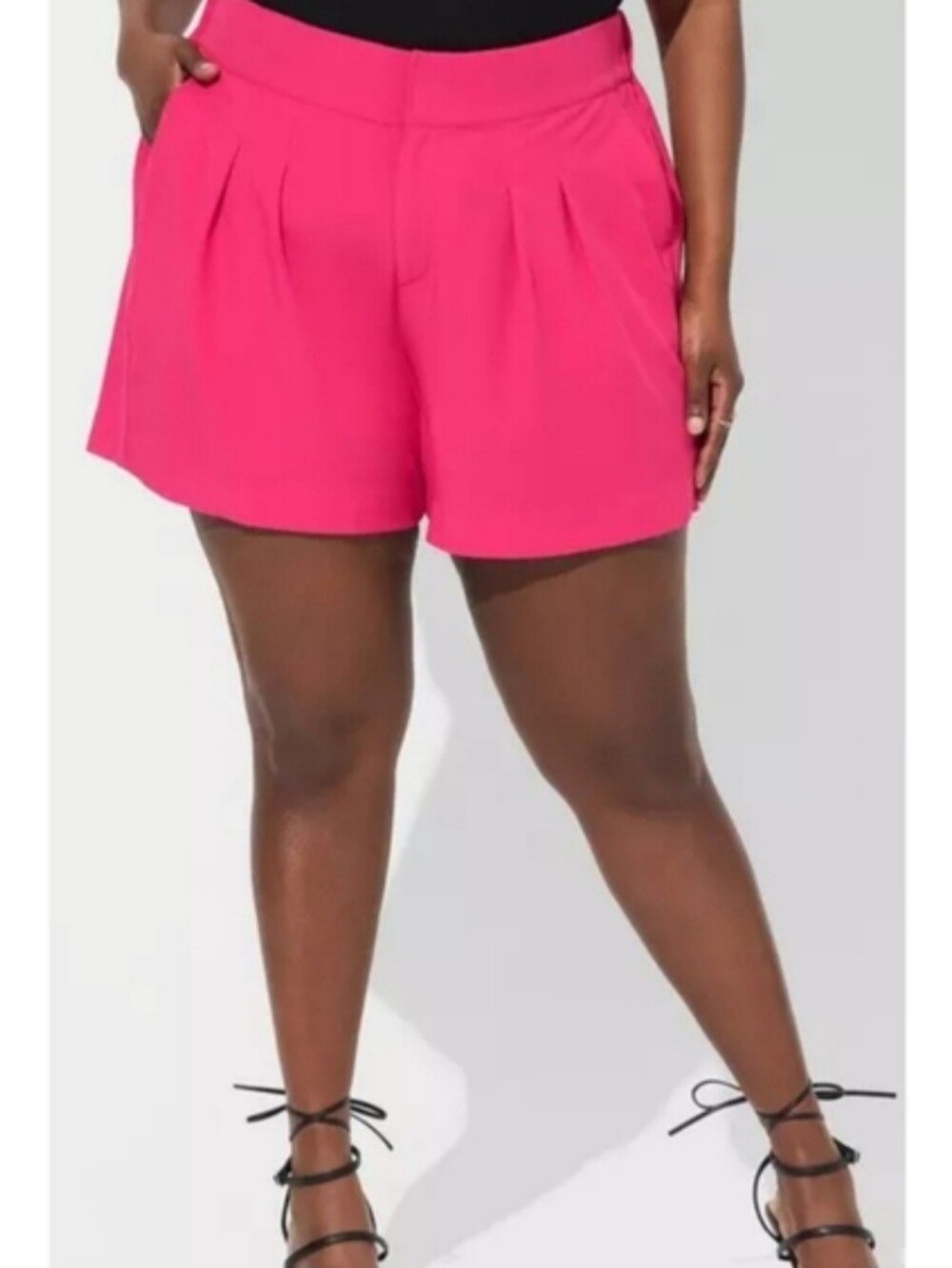 Women's Plus Size NWT Torrid Pleated Shorts Size 24 Wide Leg Studio Crepe
